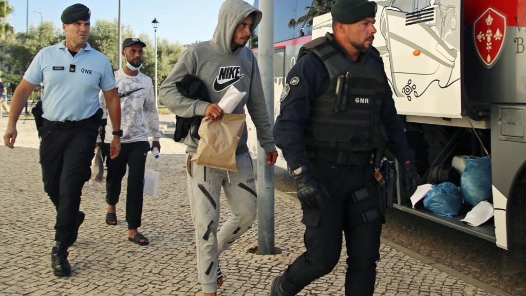 Portugal/ Migrantes que chegaram ao Algarve vão ser repatriados