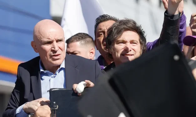 Argentina/Presidente  retirado de comício após incidentes com manifestantes