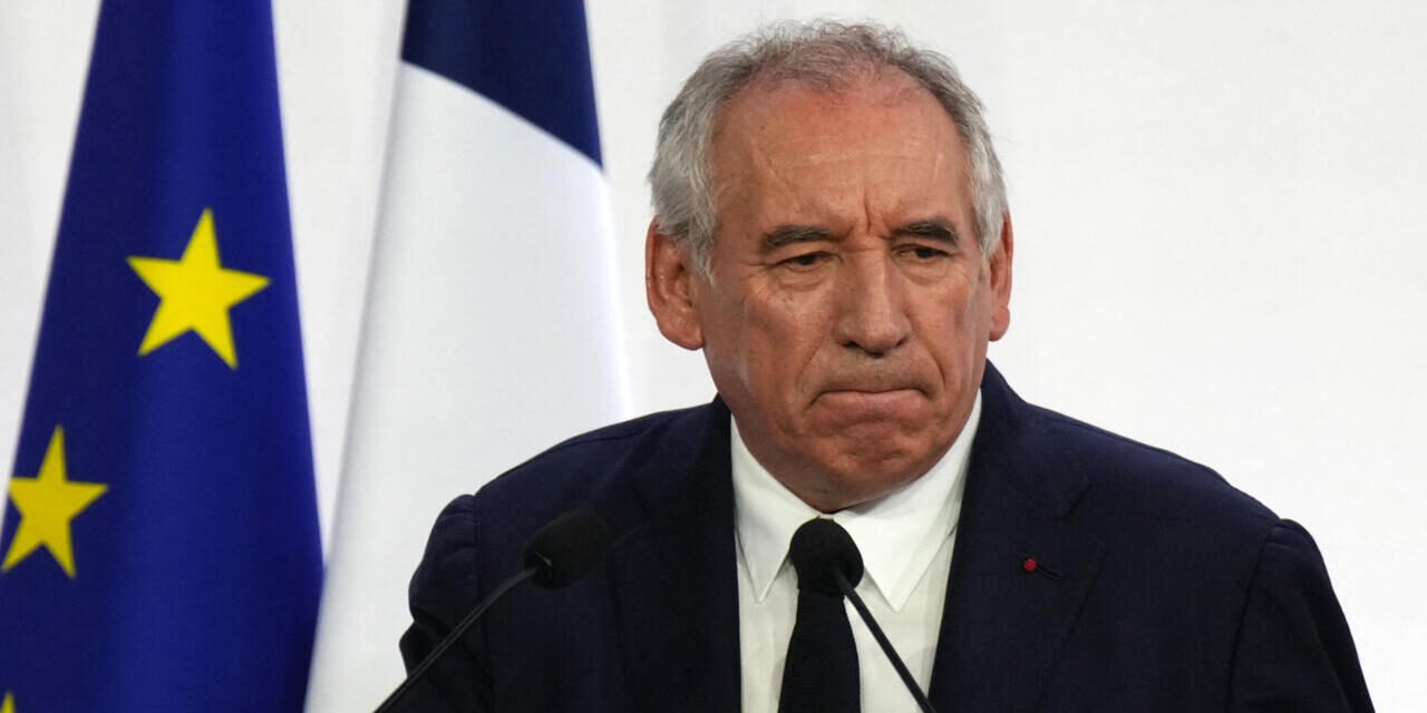 França/ “o cenário mais provável vai ser a dissolução do parlamento e novas eleições”