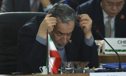 Irão/Autoridades disponíveis para retomar negociações sobre o programa nuclear