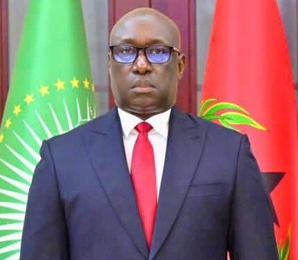 Presidente da República nomeia novo governo com 26 ministros e 11 secretários de Estados