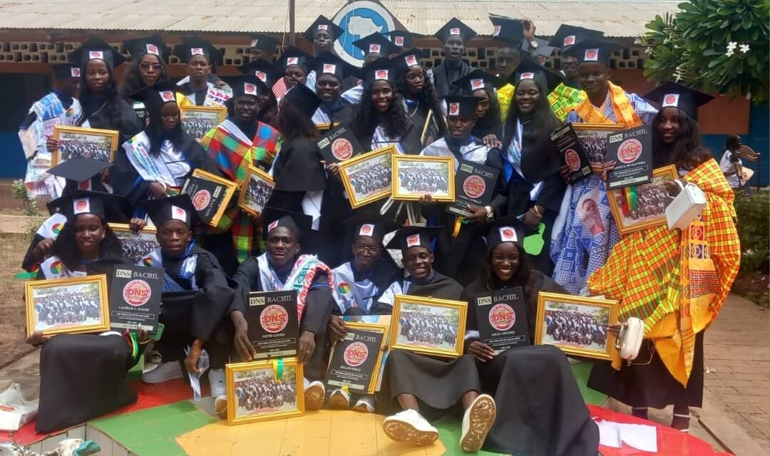 Região/Escola de Formação  de Bachil gradua 34 professores