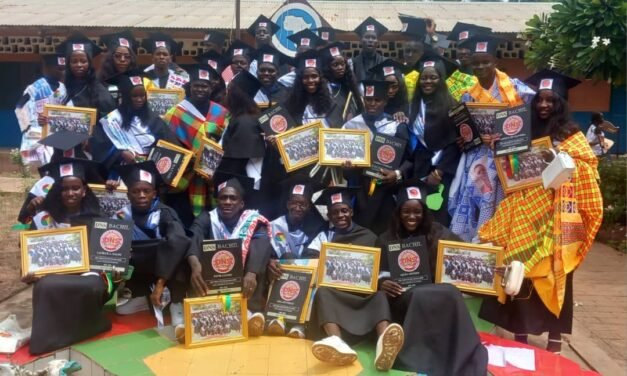 Região/Escola de Formação  de Bachil gradua 34 professores