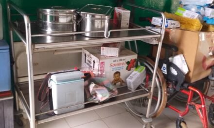 Regiões/  Igrejas Esperança Viva de Espanha e Evangélica de Olossato oferecem materiais de limpeza à instituições públicas