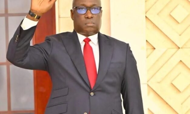 Umaro Sissoco Embaló anuncia recandidatura independente  ao cargo de Presidente da República