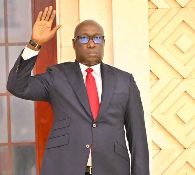 Umaro Sissoco Embaló anuncia recandidatura independente  ao cargo de Presidente da República