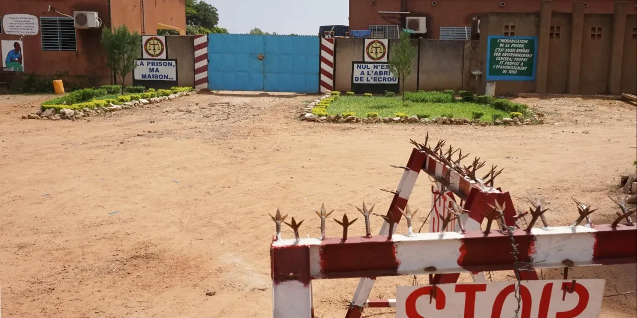 Burquina Faso/Perpétua para 13 pessoas envolvidas em atos de terrorismo