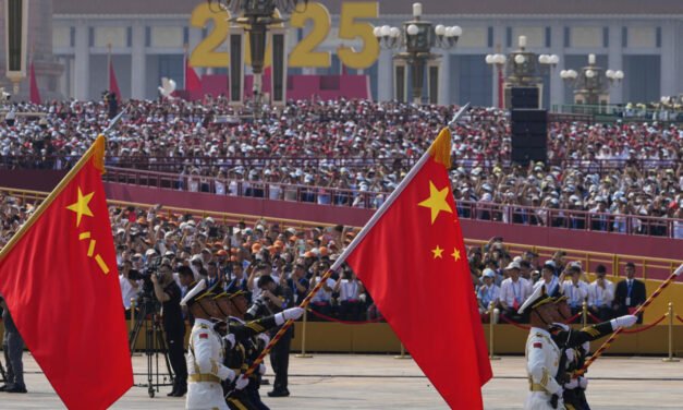 80 anos fim da II Guerra Mundial/China faz demonstração de poder na Praça de Tiananmen e diz ser potência “imparável”