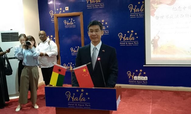 80 anos fim da II Guerra Mundial//Embaixada da China na Guiné-Bissau inaugura exposição de fotos alusivos à data   