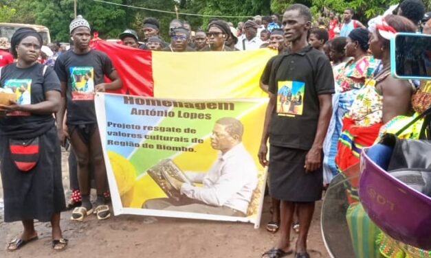Regiões/Grupo “Resgate de Valores Culturais” de Biombo homenageia artista António Lopes