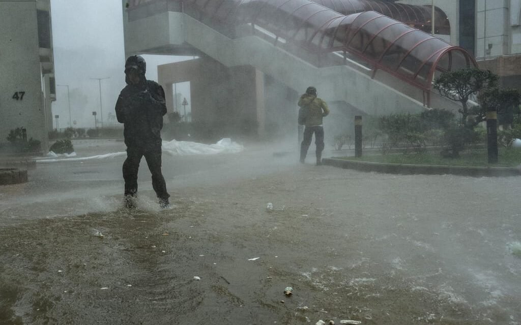 Filipinas/Novo balanço da maior tempestade do ano aponta para dez mortos