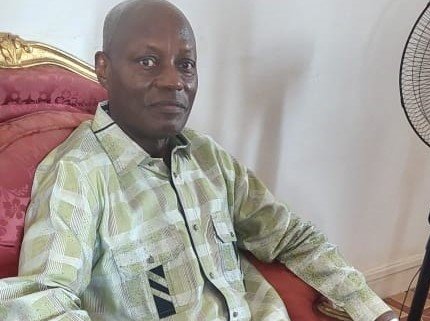 Ex-presidente da República convida líderes  políticos para trabalharem para a paz nacional