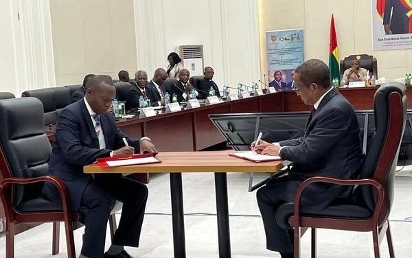 Guiné-Bissau firma acordo de isenção de vistos com a República do Burundi