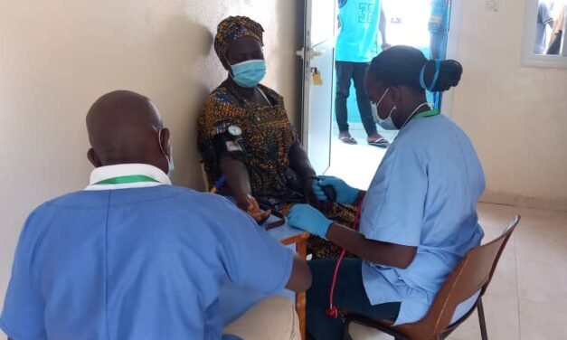 Regiões/Coletivo dos Técnicos de Saúde realiza consultas médicas gratuitas no Setor de Calequisse 