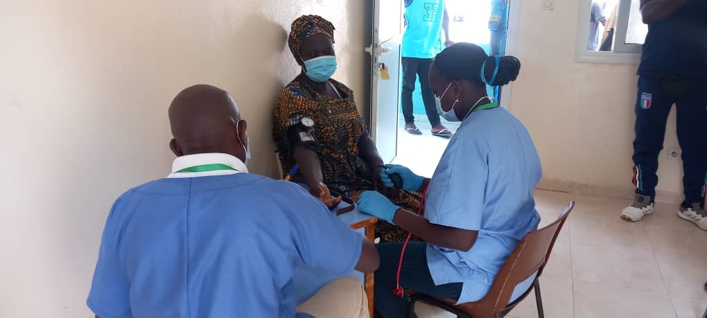 Regiões/Coletivo dos Técnicos de Saúde realiza consultas médicas gratuitas no Setor de Calequisse 