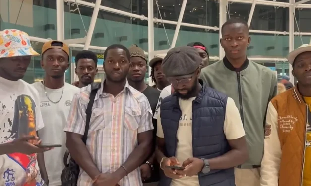 AJPDH repudia retenção de 41 estudantes guineenses no aeroporto de Lisboa