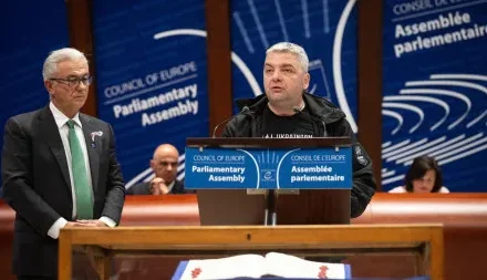 Ucrânia/Prémio dos Direitos Humanos Vaclav Havel entregue a jornalista ucraniano