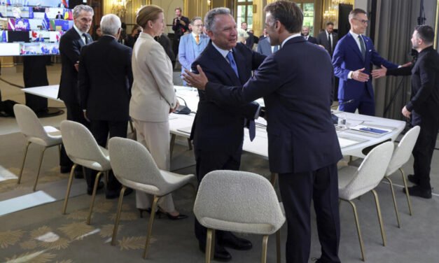 Guerra da Ucrânia/Europeus “prontos” para conceder garantias de segurança à Ucrânia