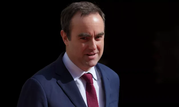 França/Macron nomeia Sébastien Lecornu como novo primeiro-ministro