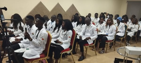 Bastonário da Ordem dos Enfermeiros denuncia abandono de mais de 800 técnicos de saúde do país por falta de políticas de retenção