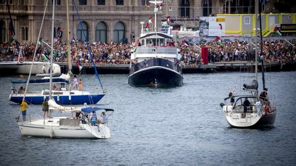 Médio Oriente/Flotilha Humanitária. Avisos de Governos para parar são “decepcionantes”