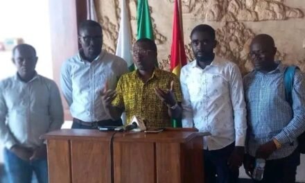 Frente Social pede explicações ao Primeiro-ministro sobre atraso no pagamento de salários em dívida objeto de reivindicação