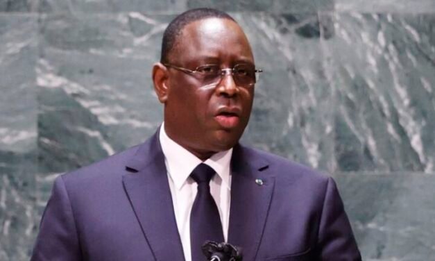 Senegal/ Parlamento rejeita impechement do ex-presidente Macky Sall