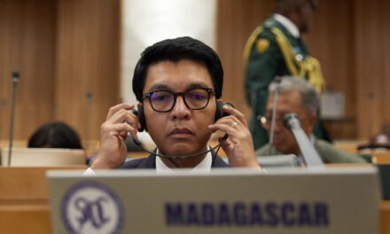 Madagáscar/ Andry Rajoelina terá sido retirado do país por avião militar francês