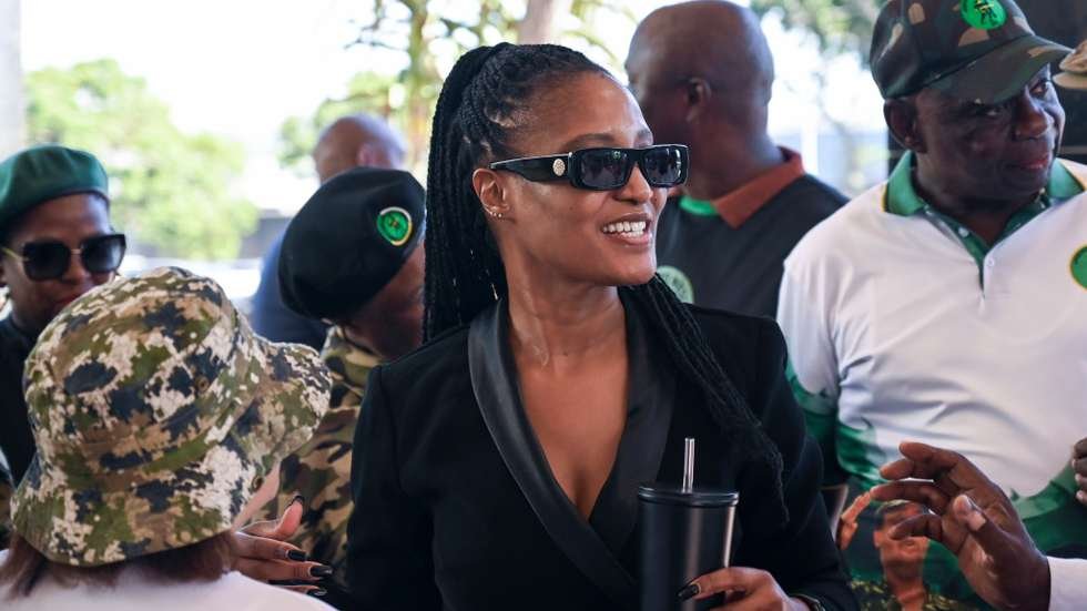 África do Sul/Recrutar para combater pela Rússia Deputada filha de Zuma demite-se