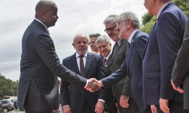 Moçambique/Assinatura de nove acordos com Brasil