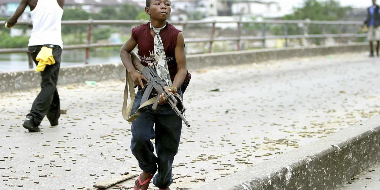 Marrocos/ Rabat apela por maior empenho no combate ao fenómeno de crianças-soldado em África