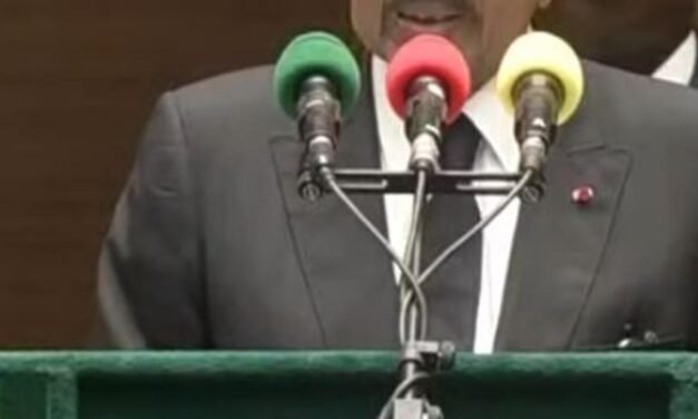 Camarões/ Paul Biya tomou posse como presidente e quer zelar pela ordem pública