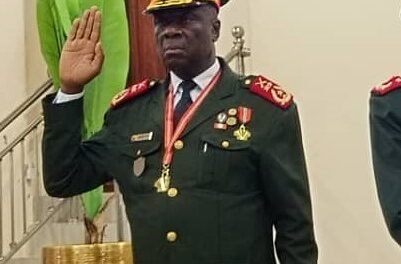 Golpe de Estado/Major-general Horta Inta-e investido nas funções de  Presidente da República de Transição para período de um ano