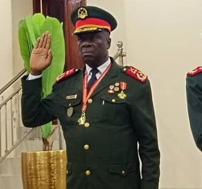 Golpe de Estado/Major-general Horta Inta-e investido nas funções de  Presidente da República de Transição para período de um ano