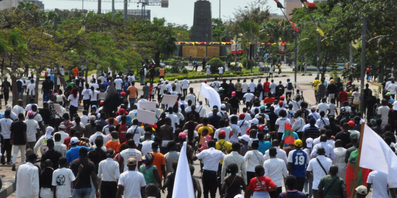 Portugal/Relatório alerta para retrocessos na democracia