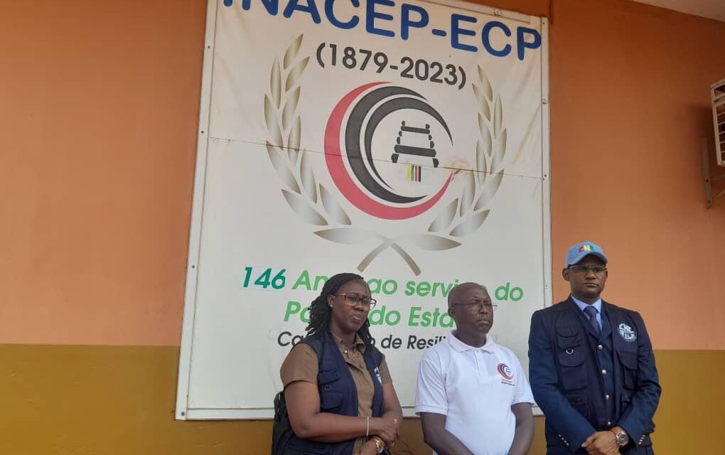 Eleições Gerais/ Direção Geral da INACEP entrega oficialmente à CNE os  Boletins de voto para as eleições de 23 de novembro