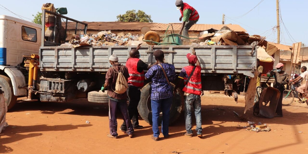 CMB/Sindicato dos trabalhadores prolonga greve e acusa presidente de incumprimento de acordo