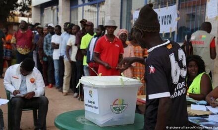 Eleições gerais/ Mais de 966 mil eleitores guineenses escolhem hoje  novo Presidente e deputados do parlamento