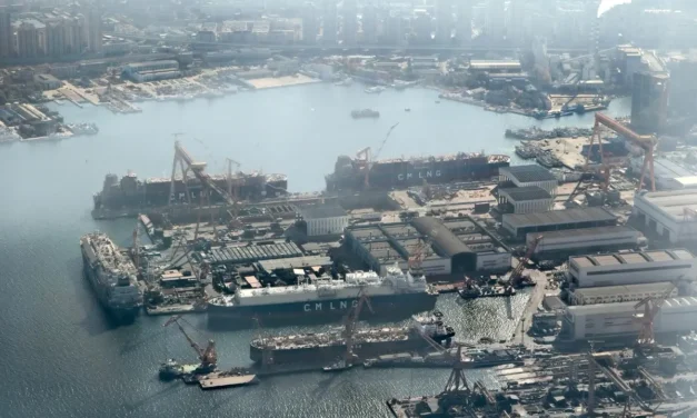 China/Governo constrói porta-aviões nuclear com ambição de rivalizar com os EUA