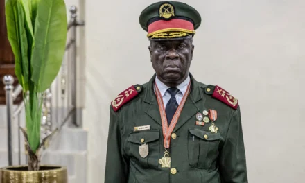 Golpe de Estado/Presidente de Transição anuncia o novo  elenco governamental composto de 23 Ministérios e cinco Secretarias de Estado