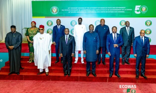CEDEAO/Conferência de Chefes de Estado rejeita programa de transição em curso e apela “transição breve”