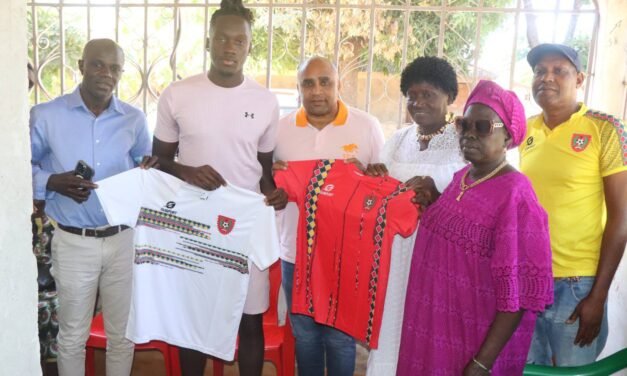 Regiões/ Presidente da FFGB convida o futebolista Batista Mendy a integrar a seleção nacional