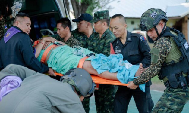 Tailândia/Reacenderam as escaramuças entre a Tailândia e o Camboja, provocando mortes entre civis e militares