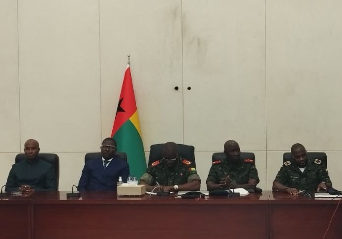 Presidente da República de Transição afirma que as eleições não resolvem crise e defende diálogo nacional