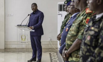 Golpe de Estado/Novo elenco Governamental de Transição  toma posse