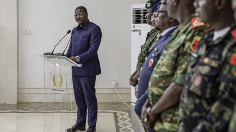 Golpe de Estado/Novo elenco Governamental de Transição  toma posse