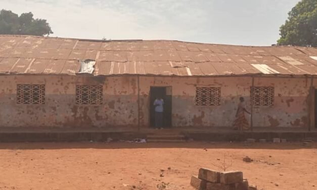 Regiões/Director do Liceu de Bijimita lamenta falta de professores