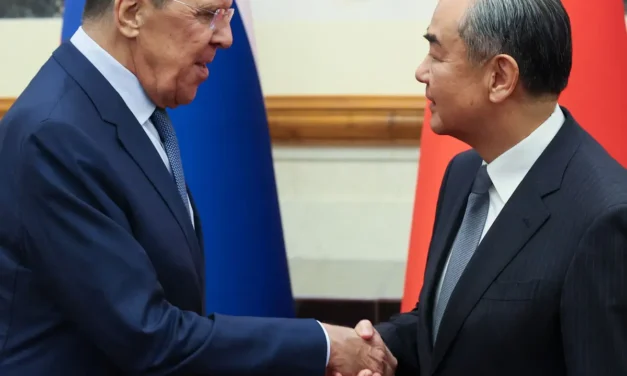 Rússia/Moscovo e Pequim condenam ressurgimento de “regimes criminosos”