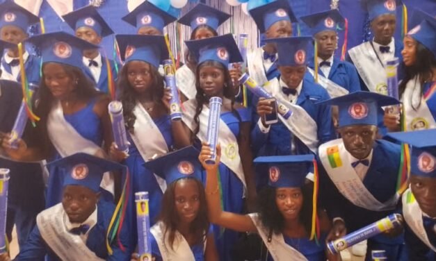 Regiões/Delegado do Ministério da Educação da região de Oio aconselha finalistas de 12º ano da Escola “Silvano Lopes Rodrigues” de Bissorã a fazerem agora cursos profissionais