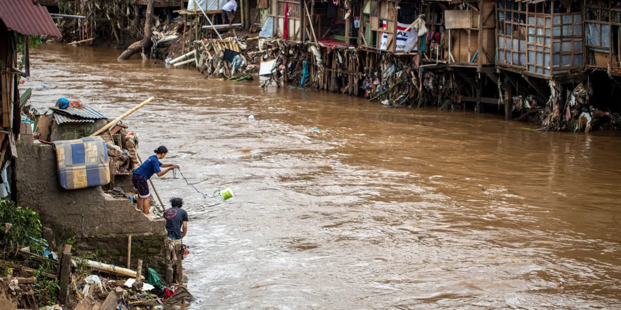 Indonésia/Mais de mil mortos devido a fortes intempéries no sudeste asiático